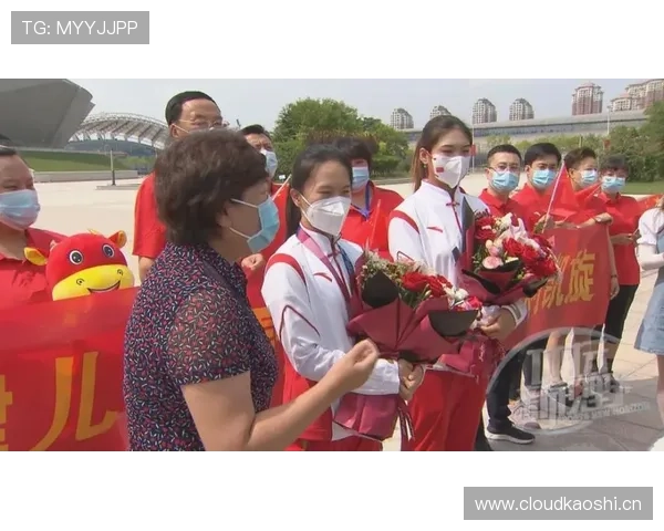 朱雪莹训练完顺手买了个包，价格够我交十年房租