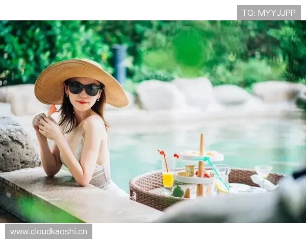 李冰洁泳池边汗流浃背的样子撞上她朋友圈那张下午茶账单，我只剩下无语