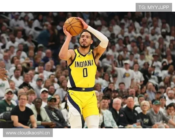 哈利伯顿利用挡拆拉开空间 提升关键三分命中率促进球队进攻